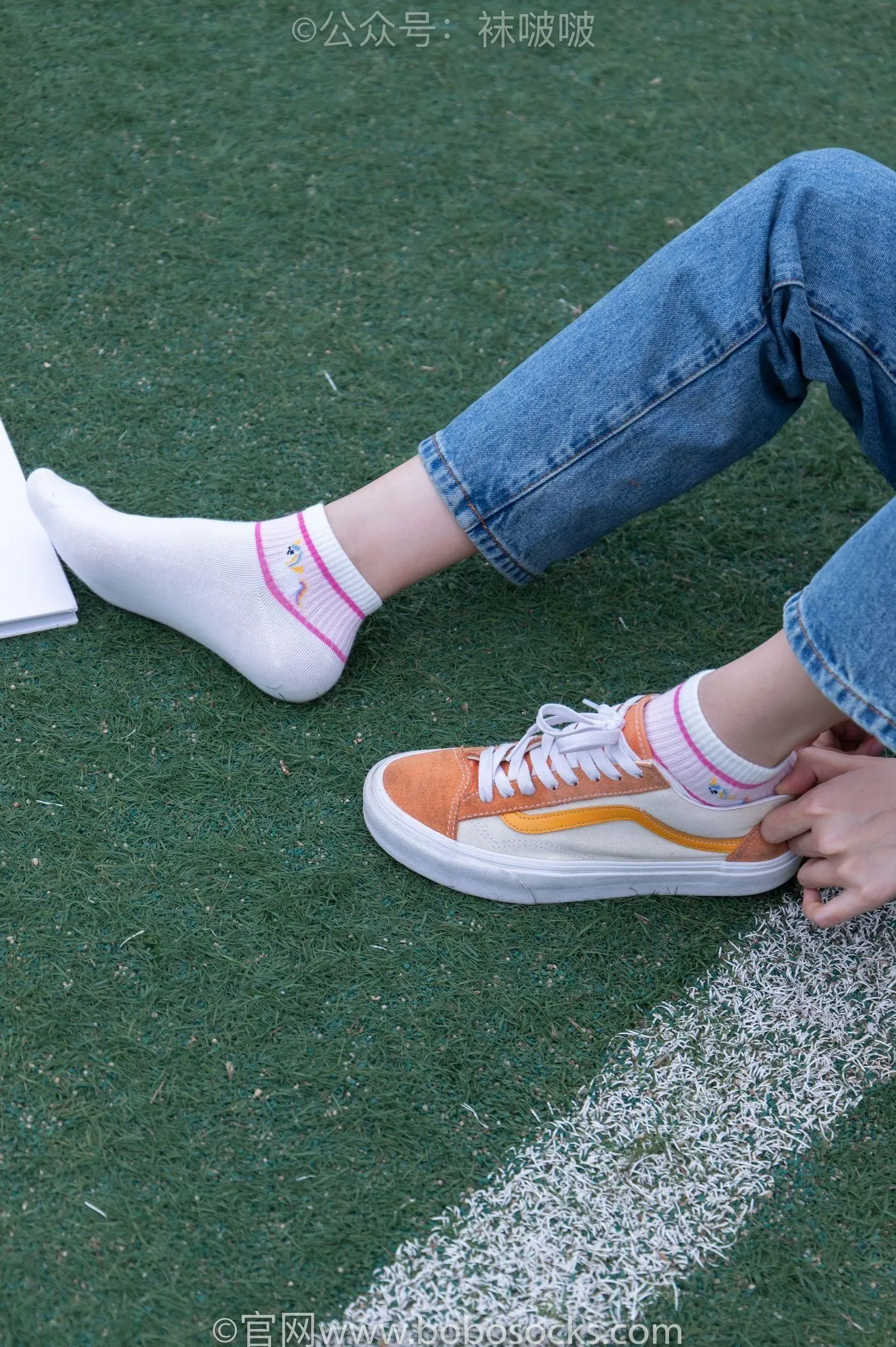 [BoBoSocks袜啵啵]NO.004 泡芙-vans帆布鞋、白棉袜、裸足 [127P]插图9